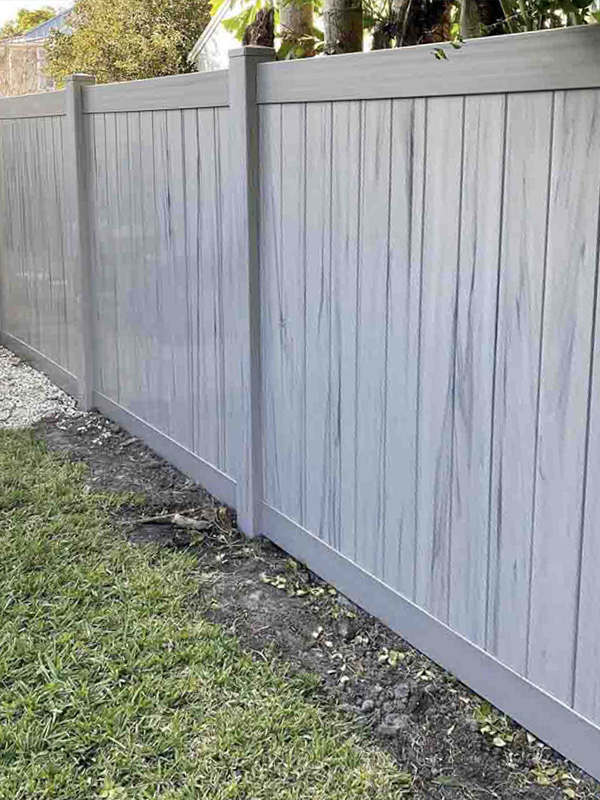 Vinyl Fence Contractor in Tampa Florida