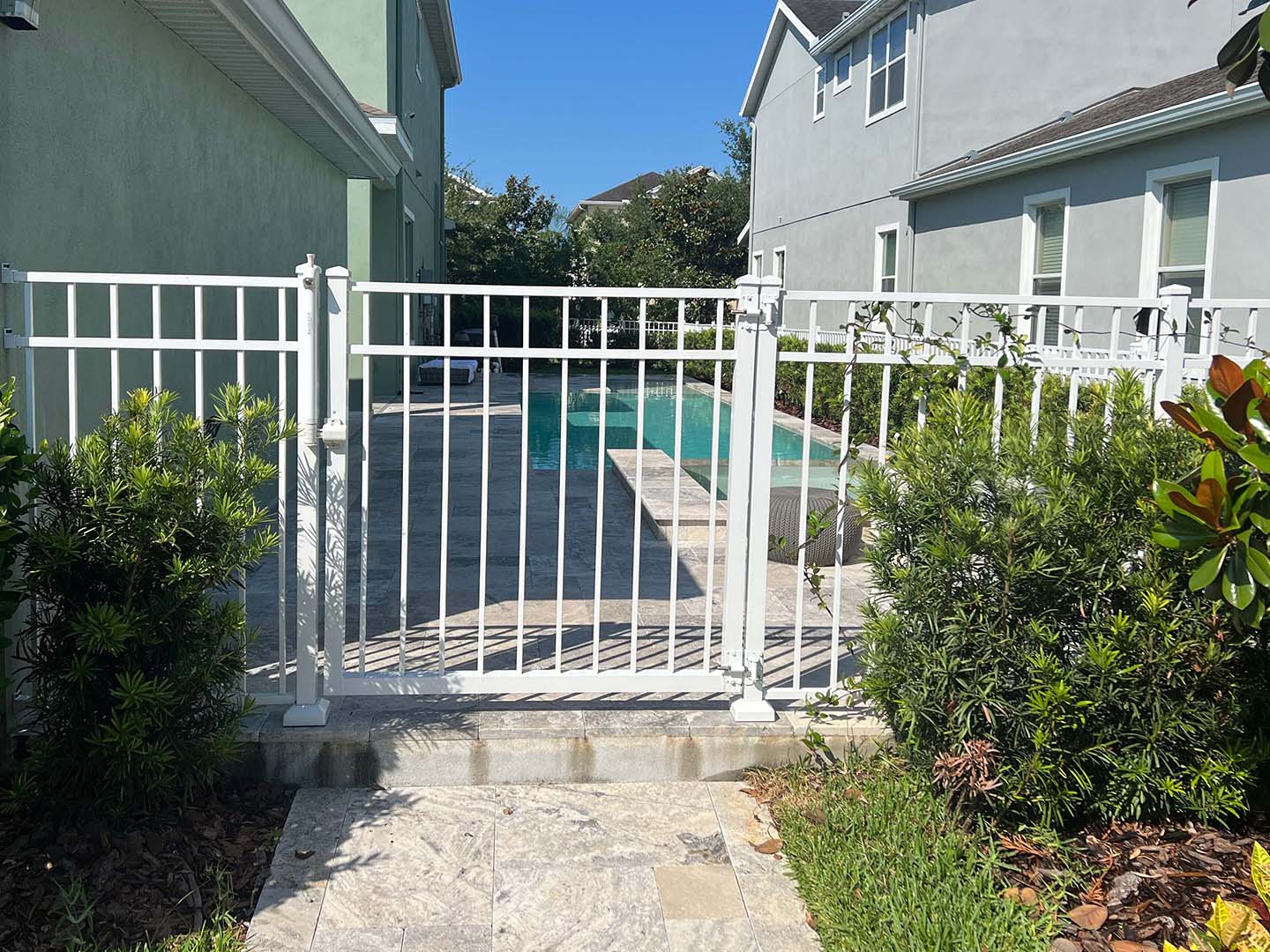 Aluminum pool fence company in Tampa Florida