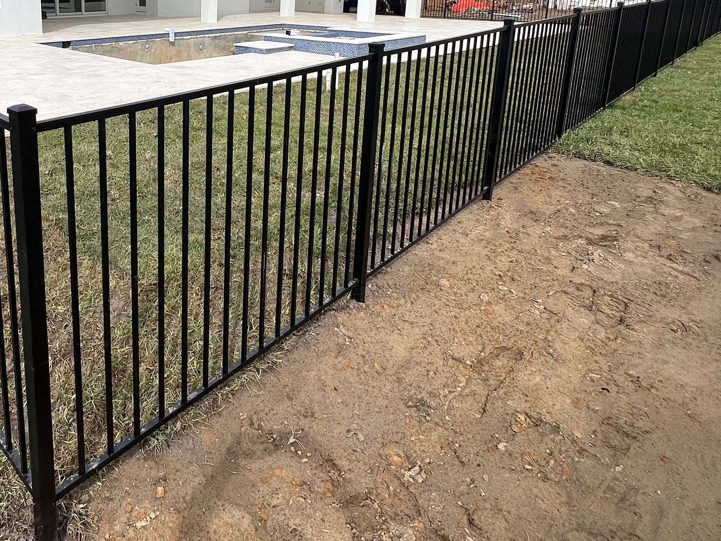 Aluminum pool fence company in Tampa Florida
